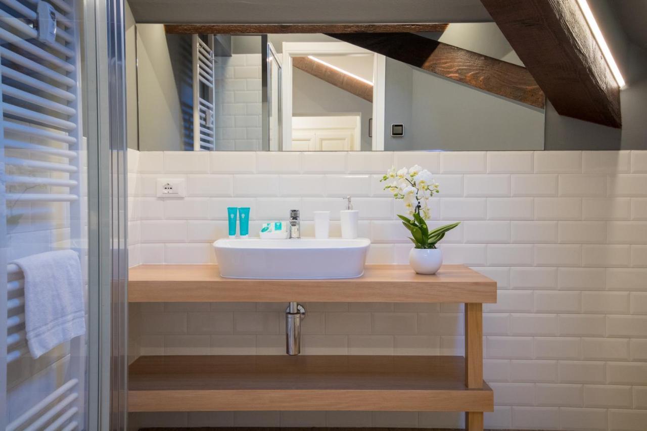 Aqualago Casa Vacanze Suite Вербания Екстериор снимка
