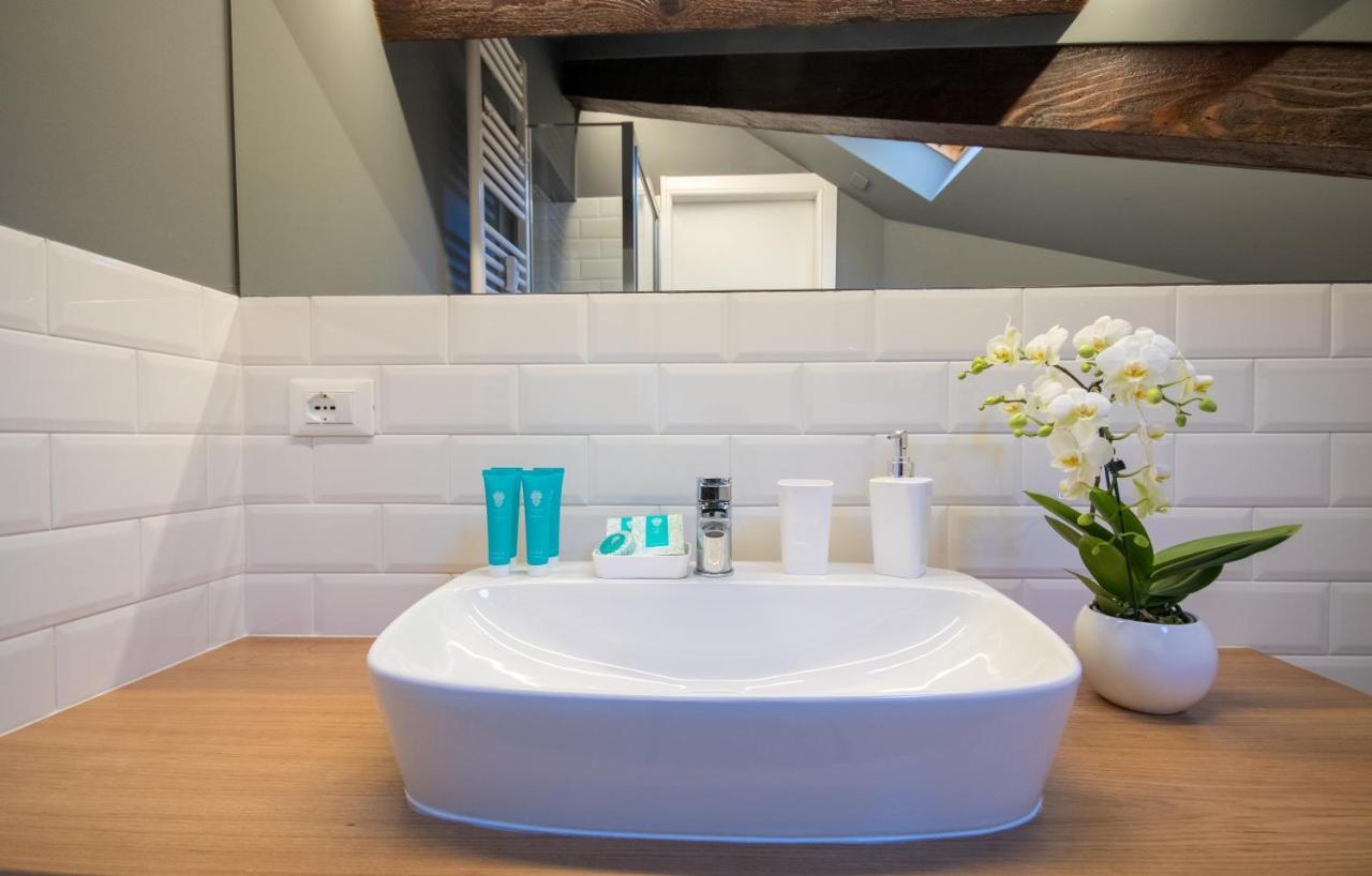 Aqualago Casa Vacanze Suite Вербания Екстериор снимка