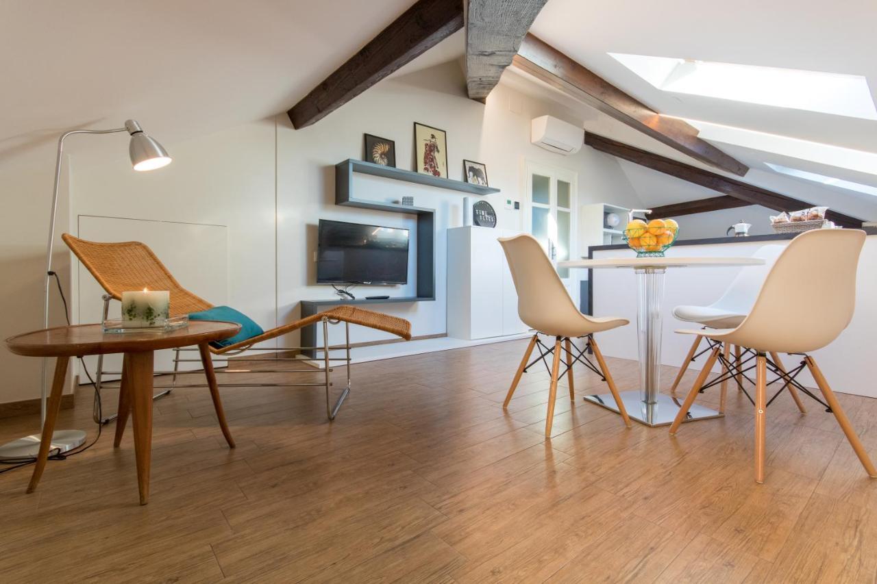 Aqualago Casa Vacanze Suite Вербания Екстериор снимка